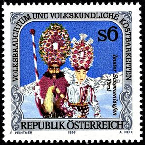 Sello de Austria de 1996 con el roller y el scheller del Schemenlaufen de Imst